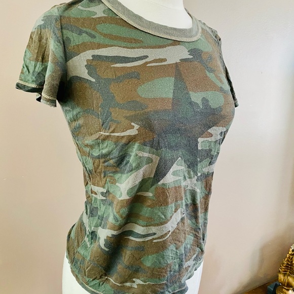 Truly Madly Deeply Camo Tee Size S - Picture 2 of 4
